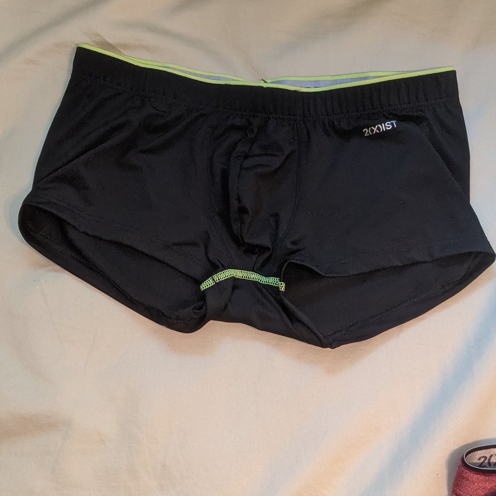 2(X)IST men's trunks NWT small black with green accents